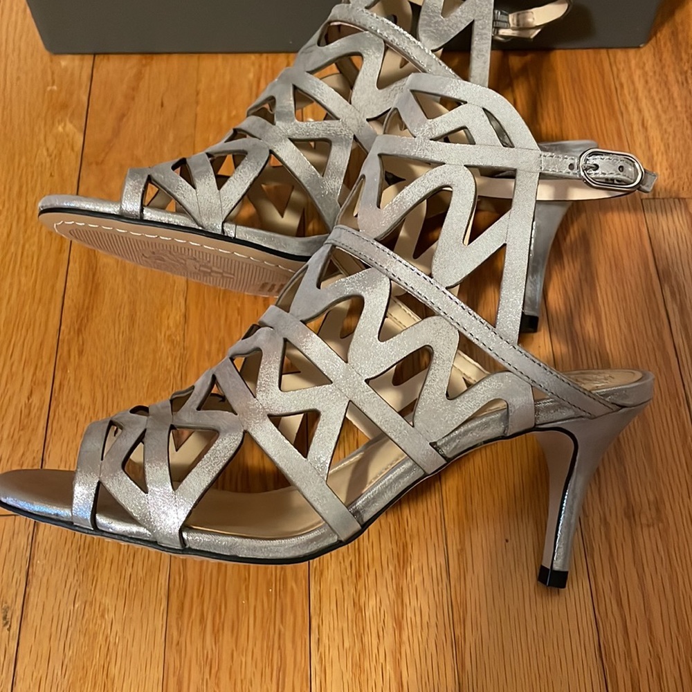 Vince camuto open toe heels. - Picture 6 of 10